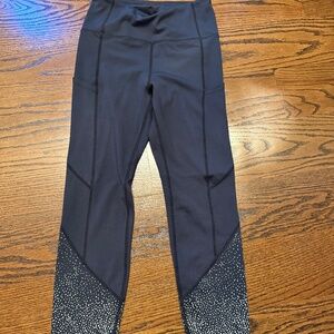ZYIA light n luxe high rise pocket 7/8 leggings
